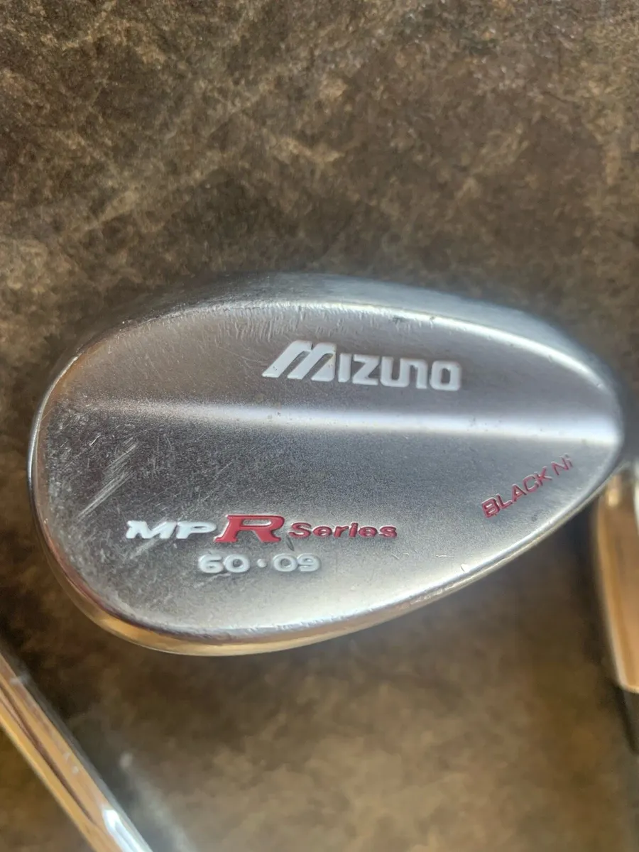 Full set of golf clubs. Taylormade driver & irons - Image 4