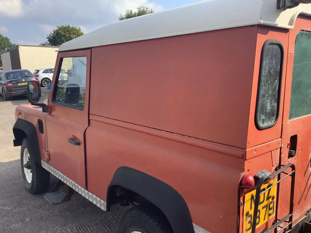 Land Rover  Defender - Image 4