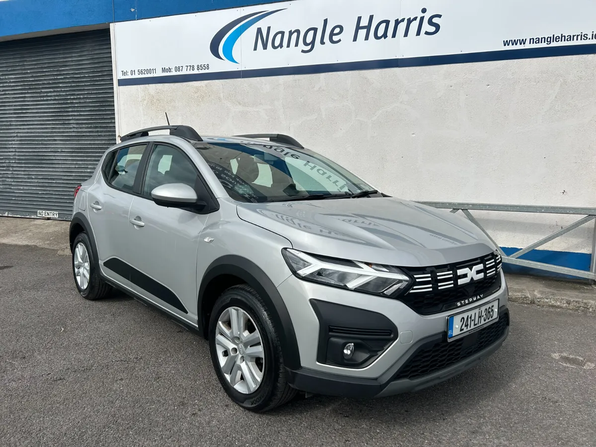 Dacia Sandero Stepway LOW KMS. - Image 4
