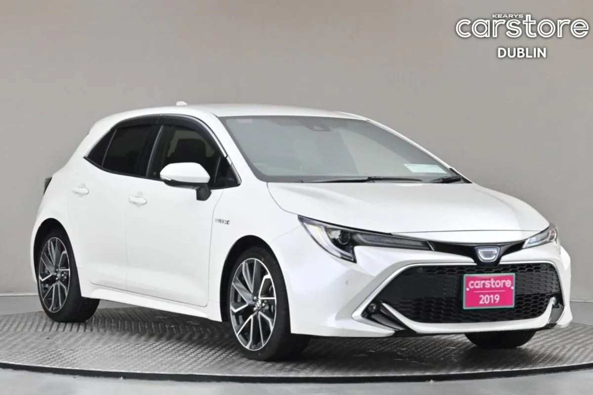 Toyota Corolla 1.8 Hybrid Sport  reverse Cam 10 - Image 1
