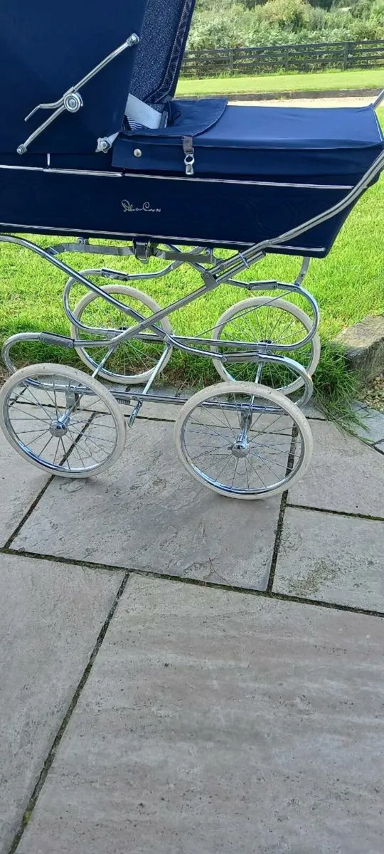 Silver Cross Pram - Image 2