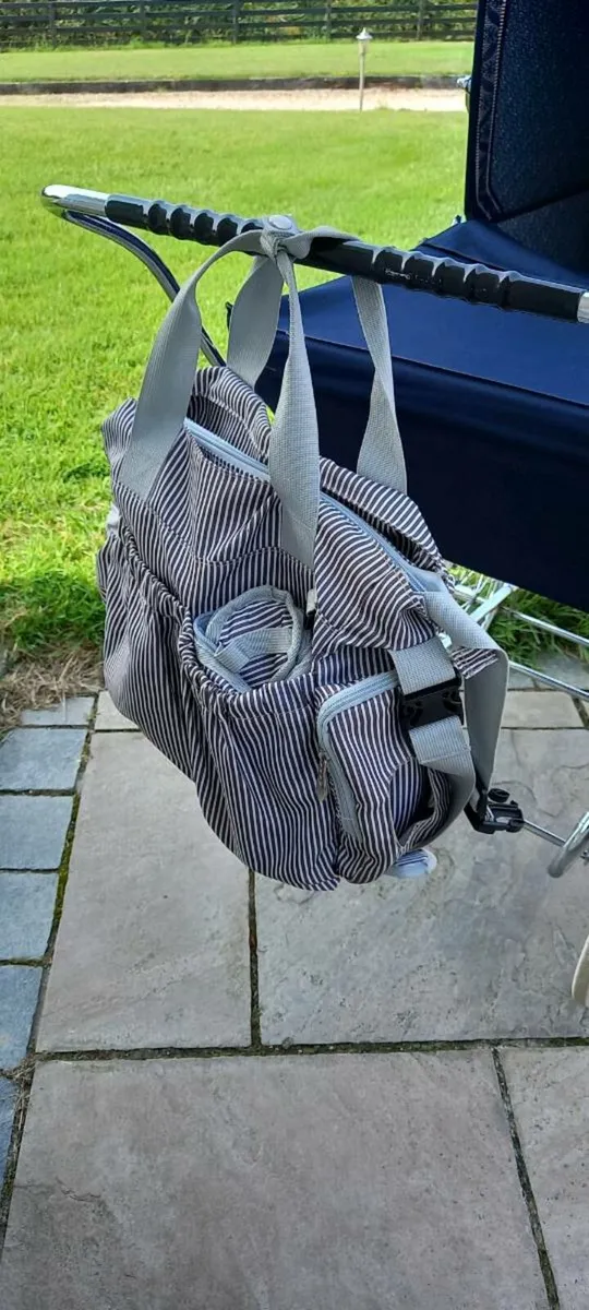 Silver Cross Pram - Image 4