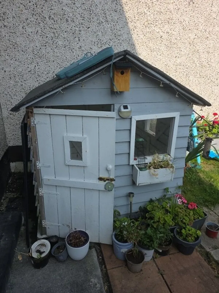 Free Small Shed / Playhouse - Image 1