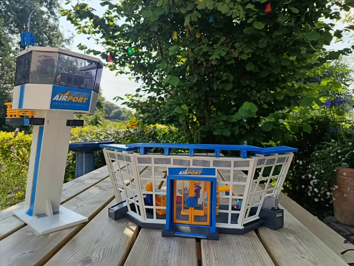 Playmobil airport and control tower - Image 1