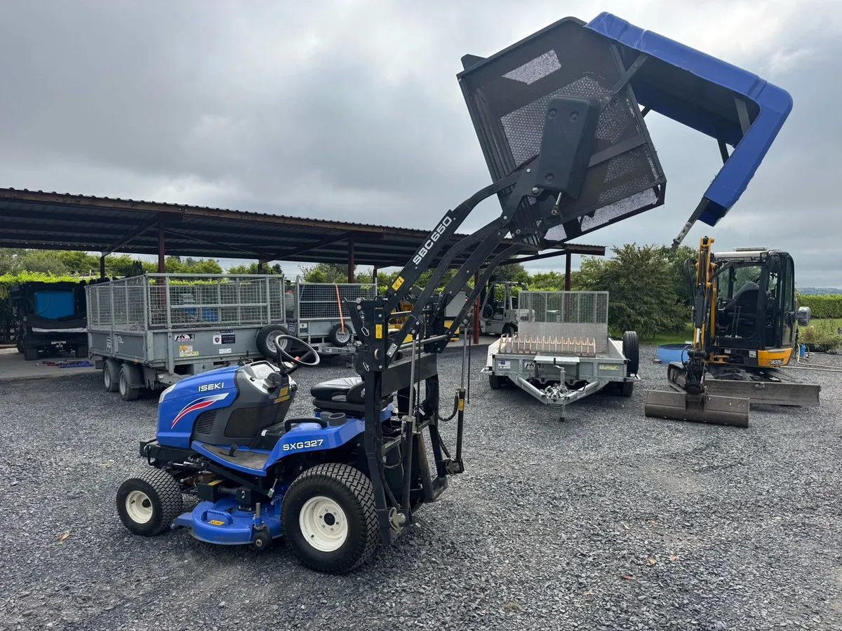 Iseki SXG 327 professional commercial mower - Image 2