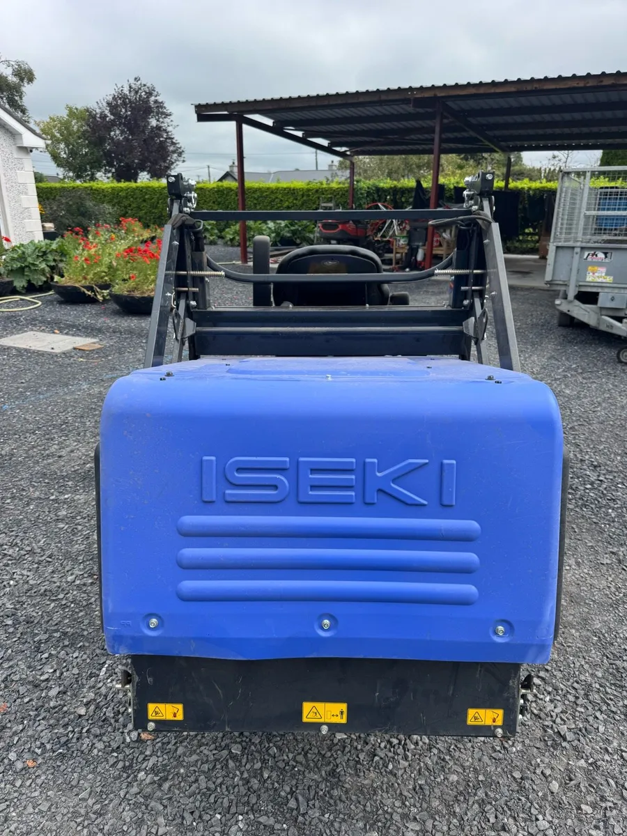 Iseki SXG 327 professional commercial mower - Image 4