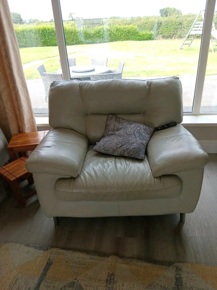 Suite - Image 2