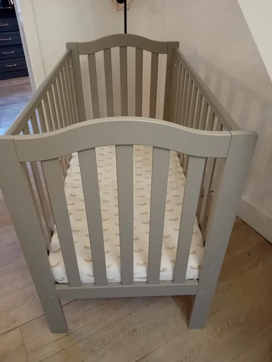 Baby cot - Image 2