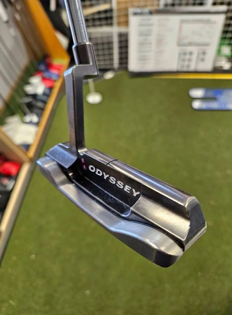 Odyssey Tri Hot #3 Putter - Image 2