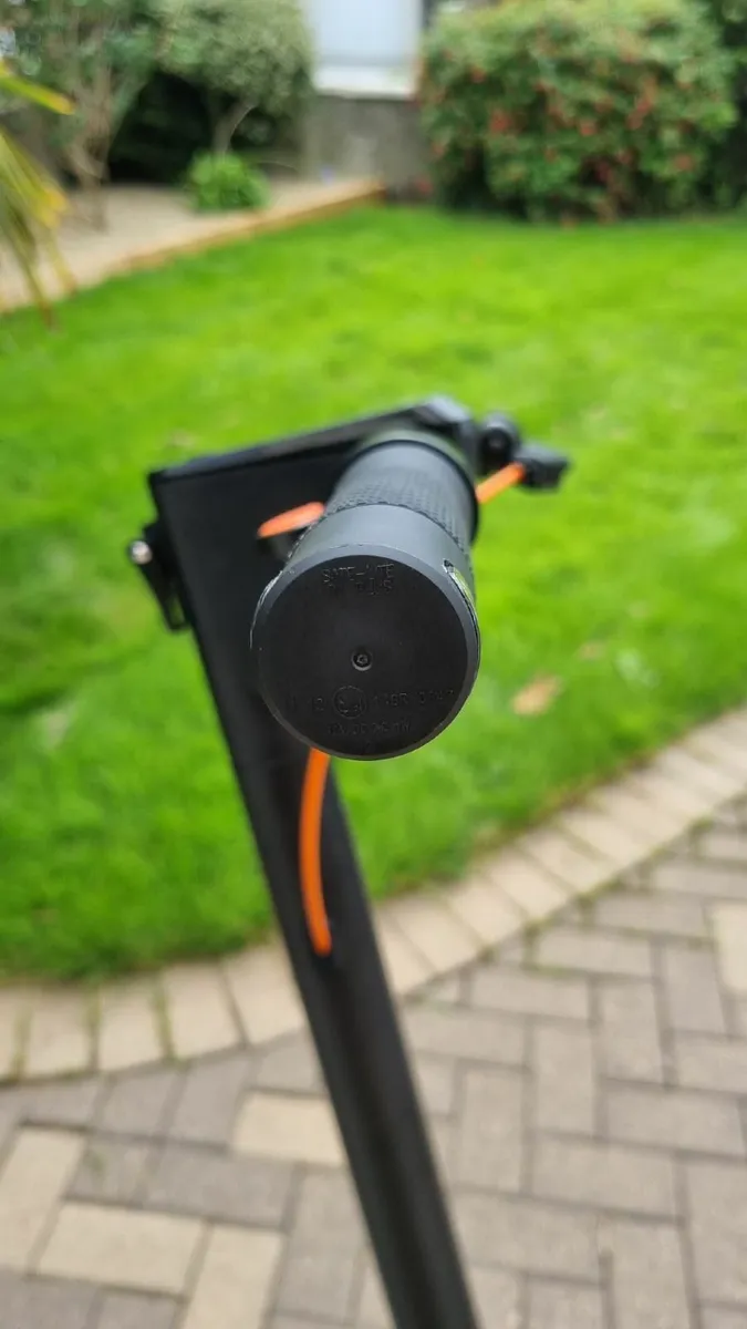 InMotion Climber Electric Scooter - Image 2