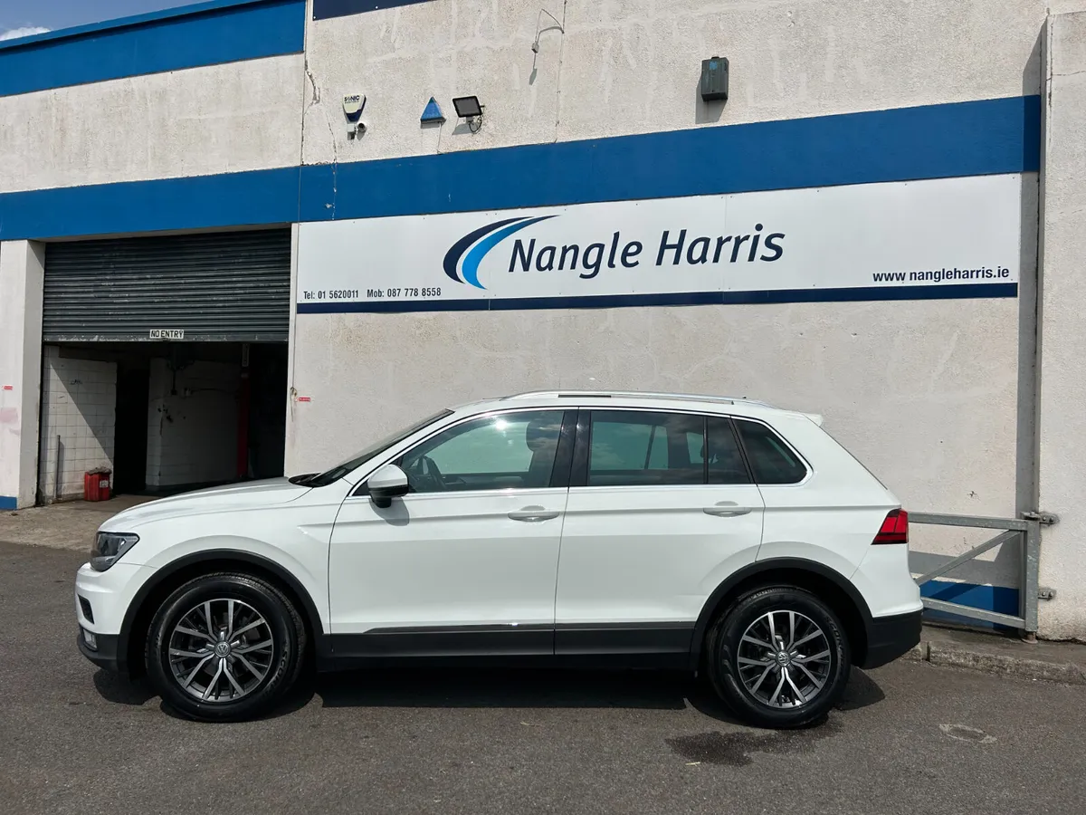 Volkswagen Tiguan ONE OWNER. LOW KMS - Image 2