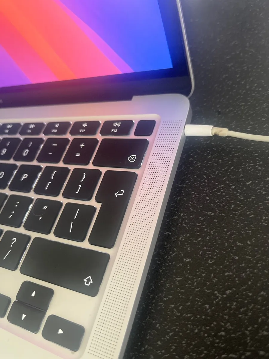 MacBook Air m1 512gb 2020 - Image 4