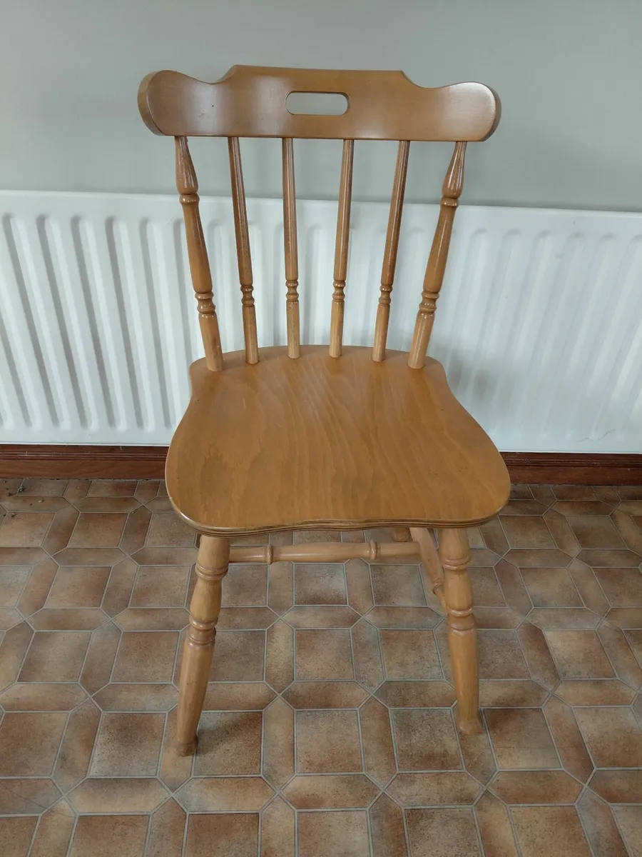 Kitchen table and chairs - Image 3