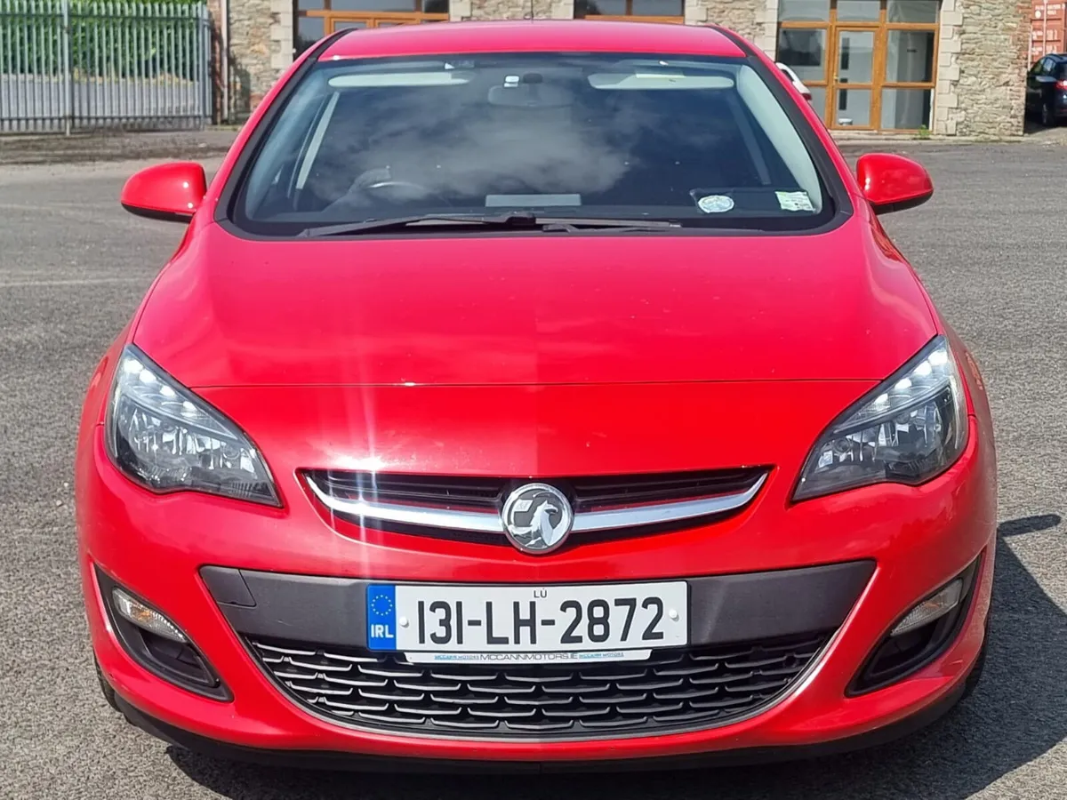 2013 VAUXHALL ASTRA NCT&TAXED MINT CAR €3,650 - Image 4