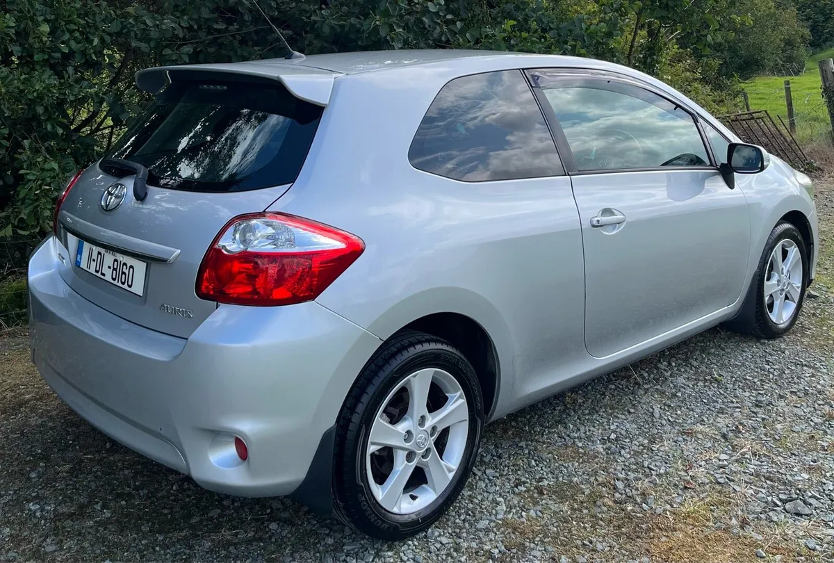 2011 Toyota Auris - Image 3