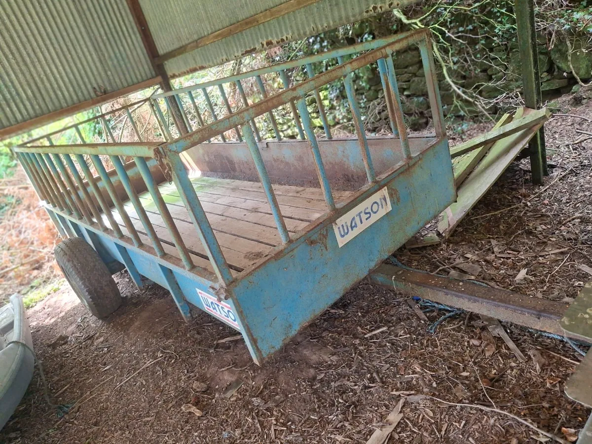 Trailer feeder - Image 1