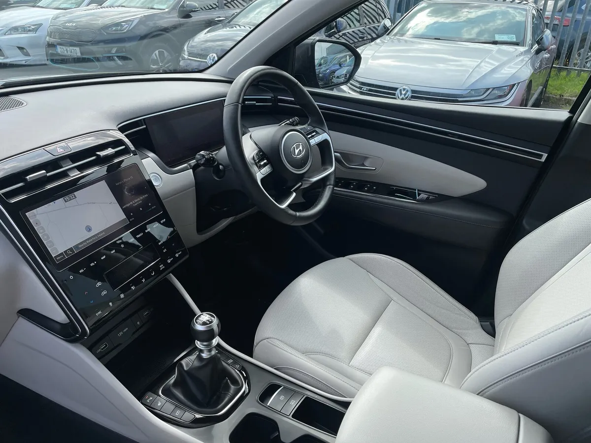 Hyundai Tucson 2WD Executive Plus - Image 3
