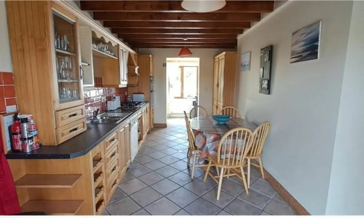 Holiday Home - Image 3