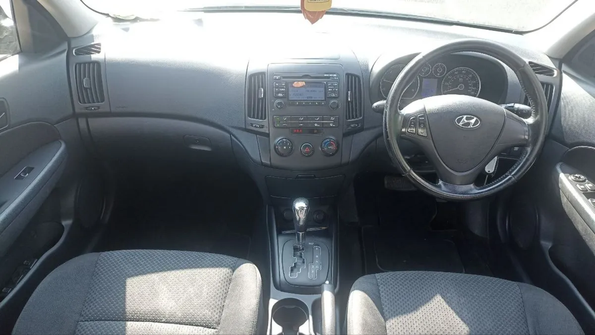 Automatic Hyundai i30 - Image 4