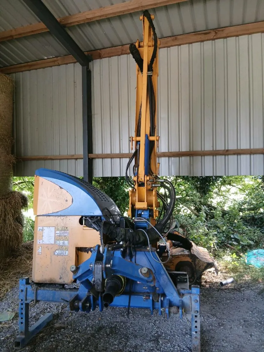 Romford hedgecutter - Image 1