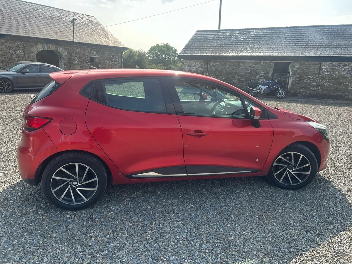 Renault Clio - Image 4
