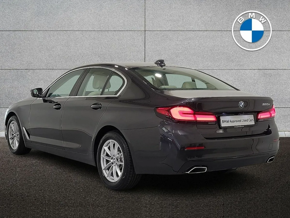 BMW 5-Series 520d SE Saloon - Image 3
