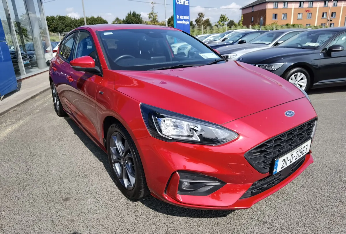 FORD FOCUS 1.5TD ST-LINE EDITION - Image 4