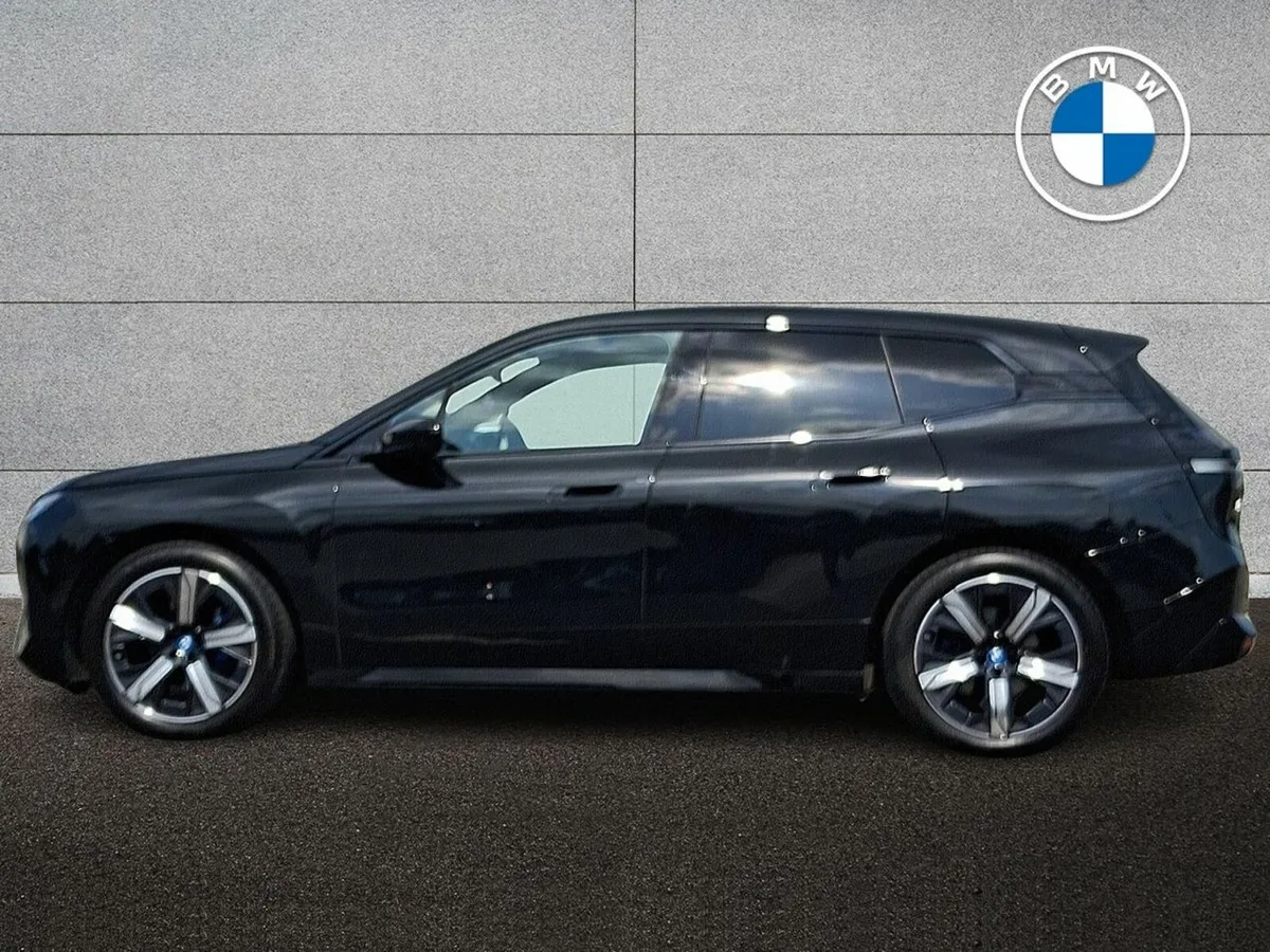 BMW iX xDrive40 M Sport - Image 4