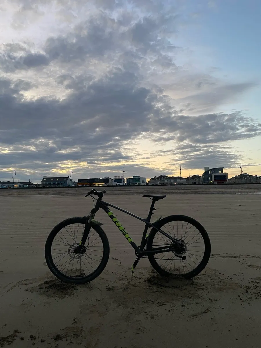 Trek Marlin 6 - Image 1