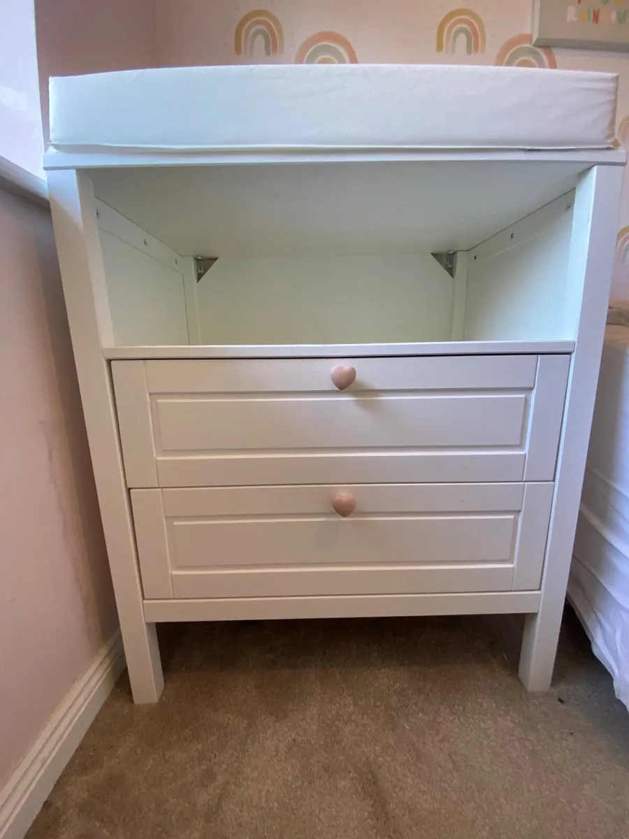 Changing Unit/Drawers - Image 1