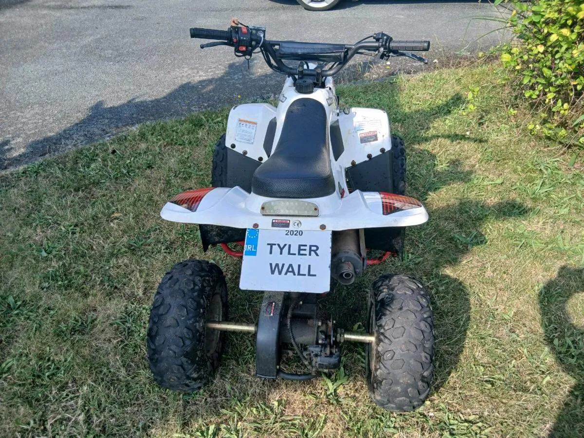 Child's quad like new 4 stroke - Image 3