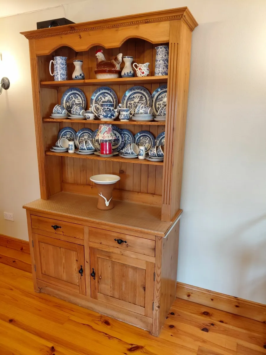Solid pine kitchen dresser - Image 1