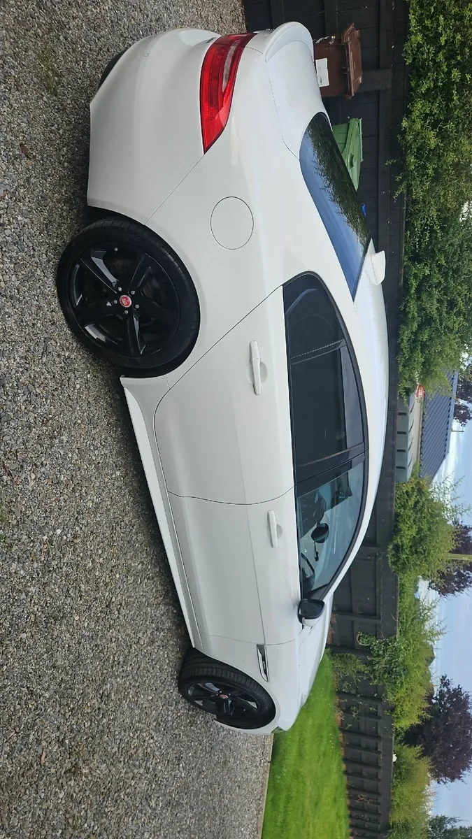 Jaguar XE 2017 - Image 1
