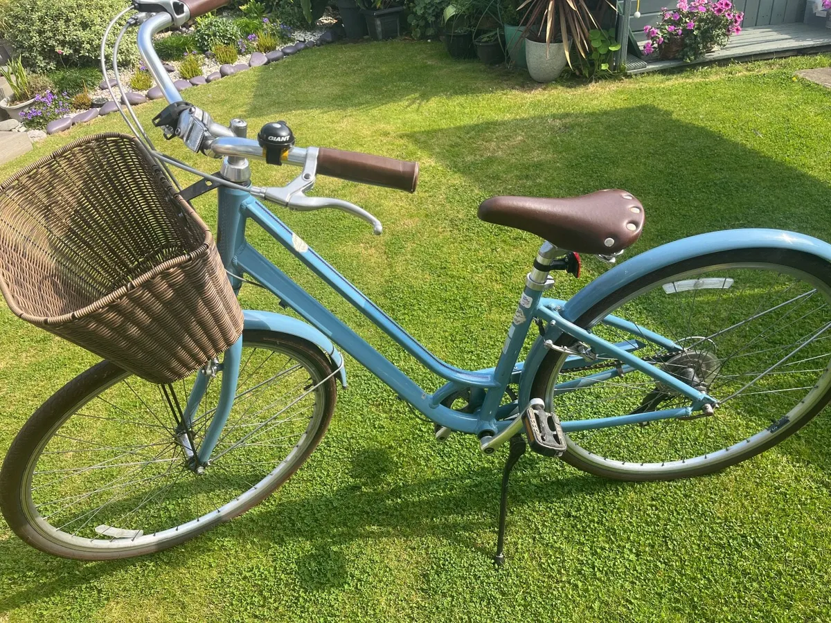 Bicycle Giant Liv 3 Flourish - Image 1