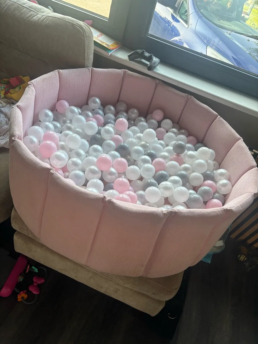 Ball pit