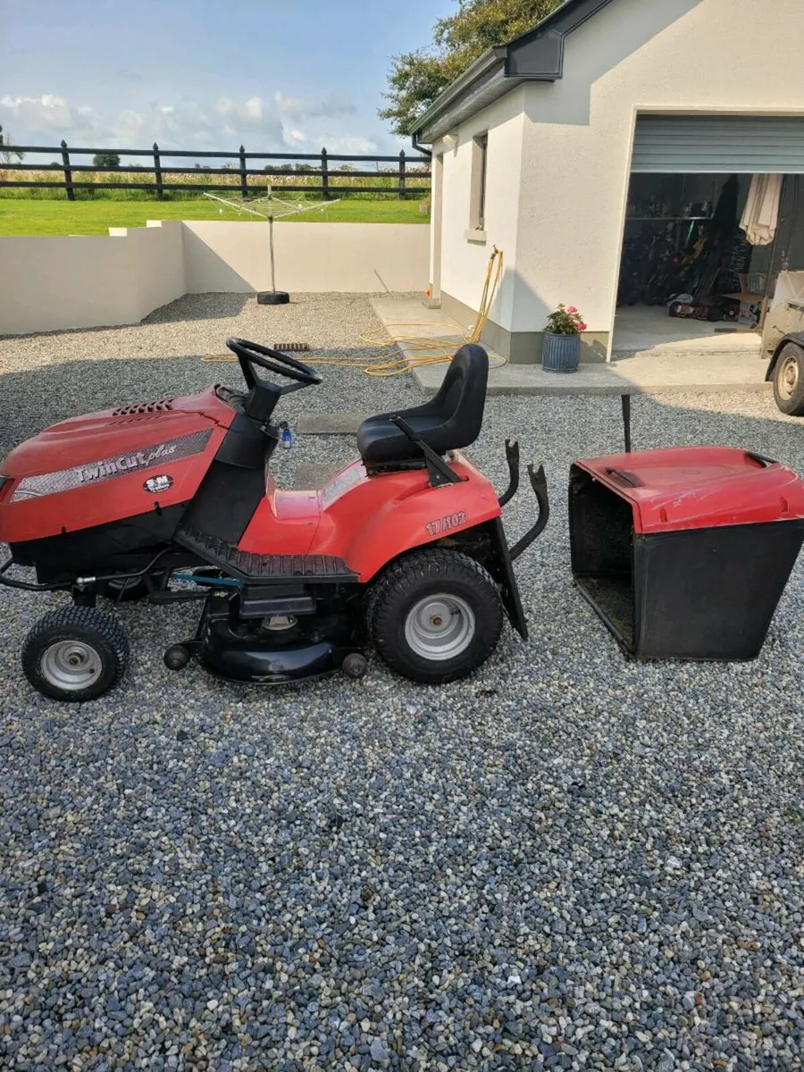 Castle garden mower - Image 1