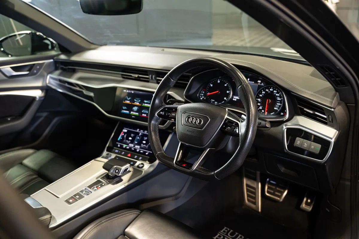 2021 Audi A6 40TDI S-Line Black Edition - Image 3