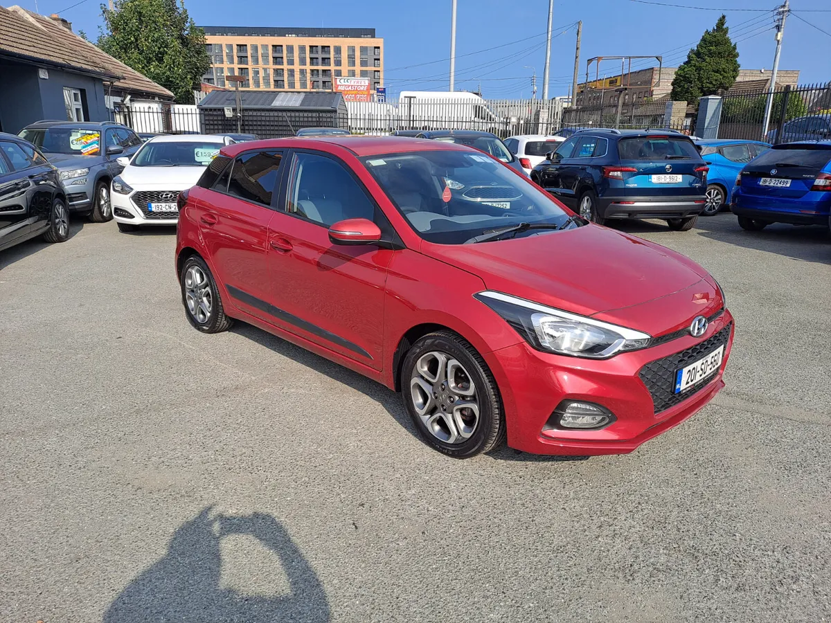 Hyundai i20 DELUXE 5DR - Image 1