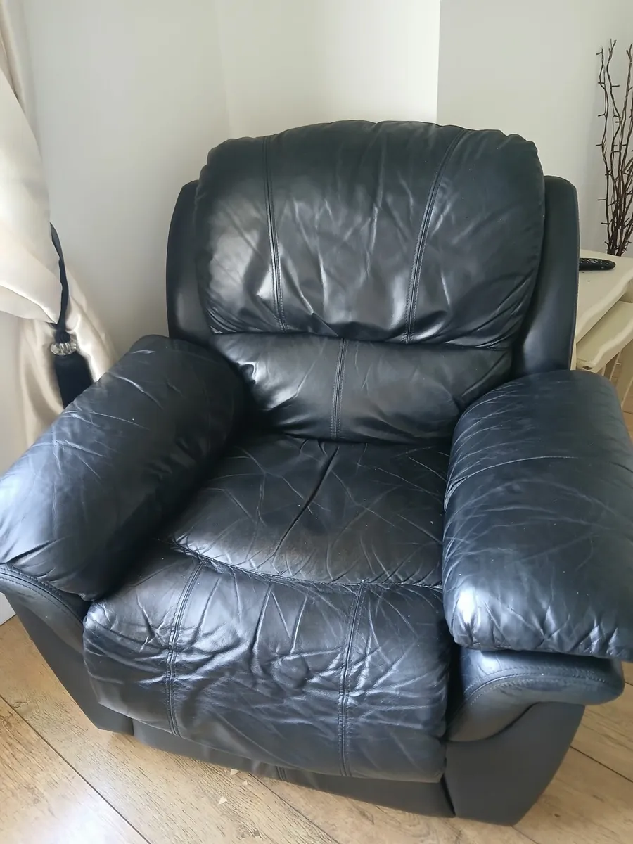 Suite of furniture - Image 3