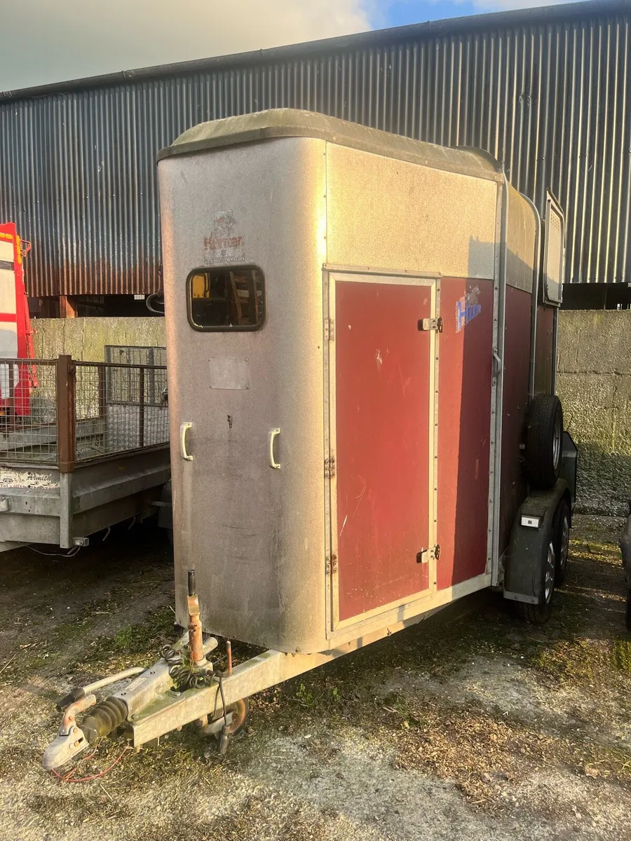 Hunter horse box - Image 1