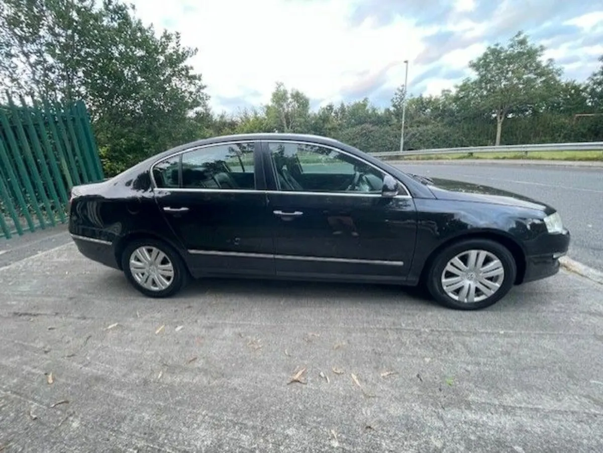 Volkswagen Passat 2006 - Image 1