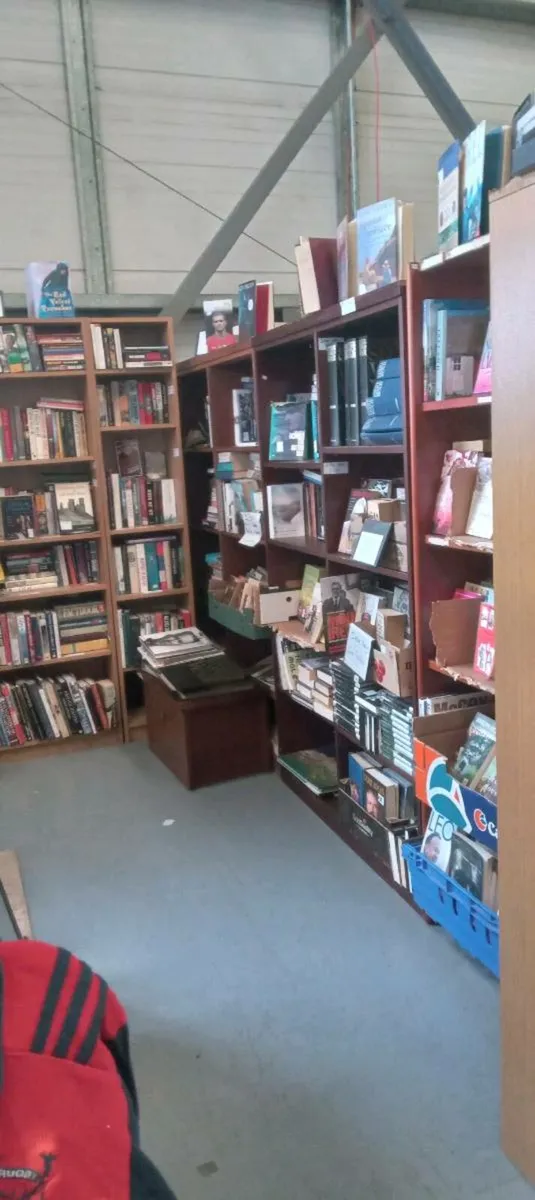Large range of 2nd hand books - Image 3