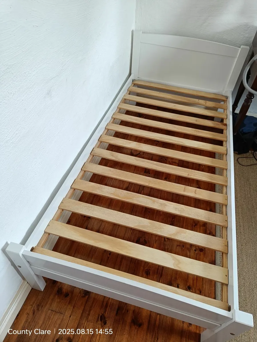Single beds - Image 1