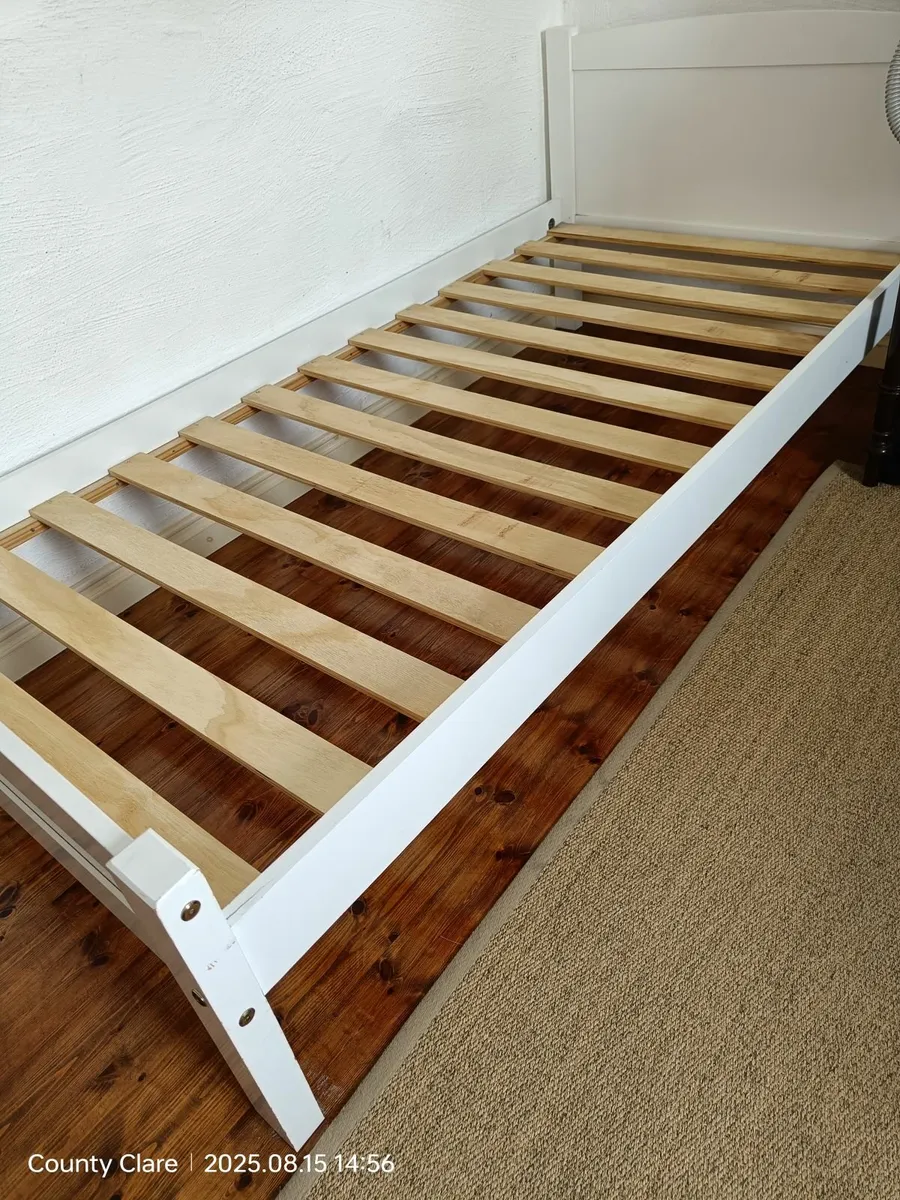 Single beds - Image 3