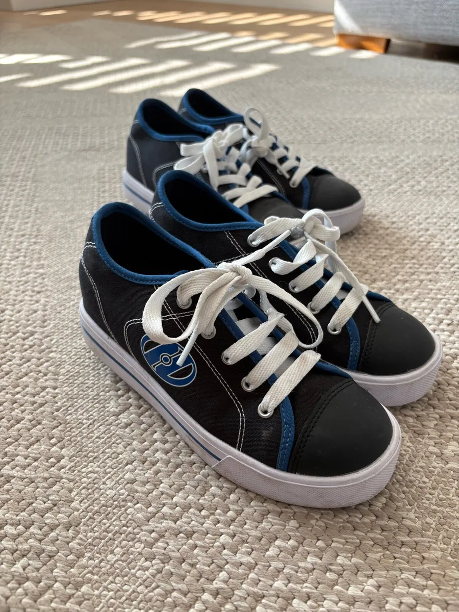 2 x pairs children’s  Heelys - Image 1