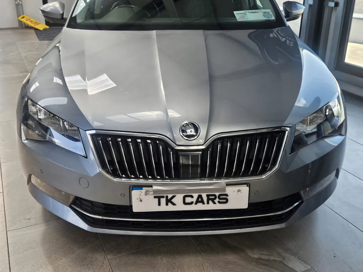 18 SKODA SUPERB 2.0TDI SE TECHNOLOGY - Image 4