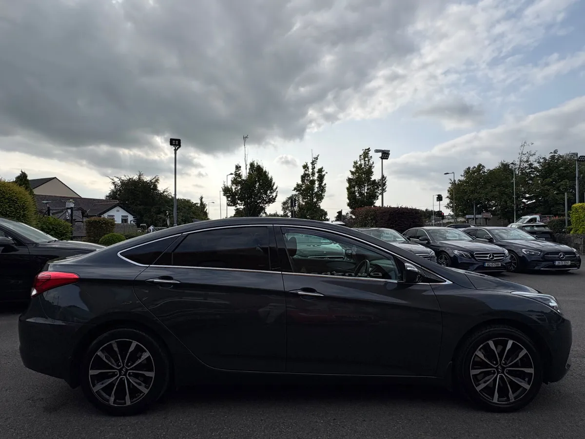 171 Hyundai i40 Executive 1.7 Diesel - Image 4