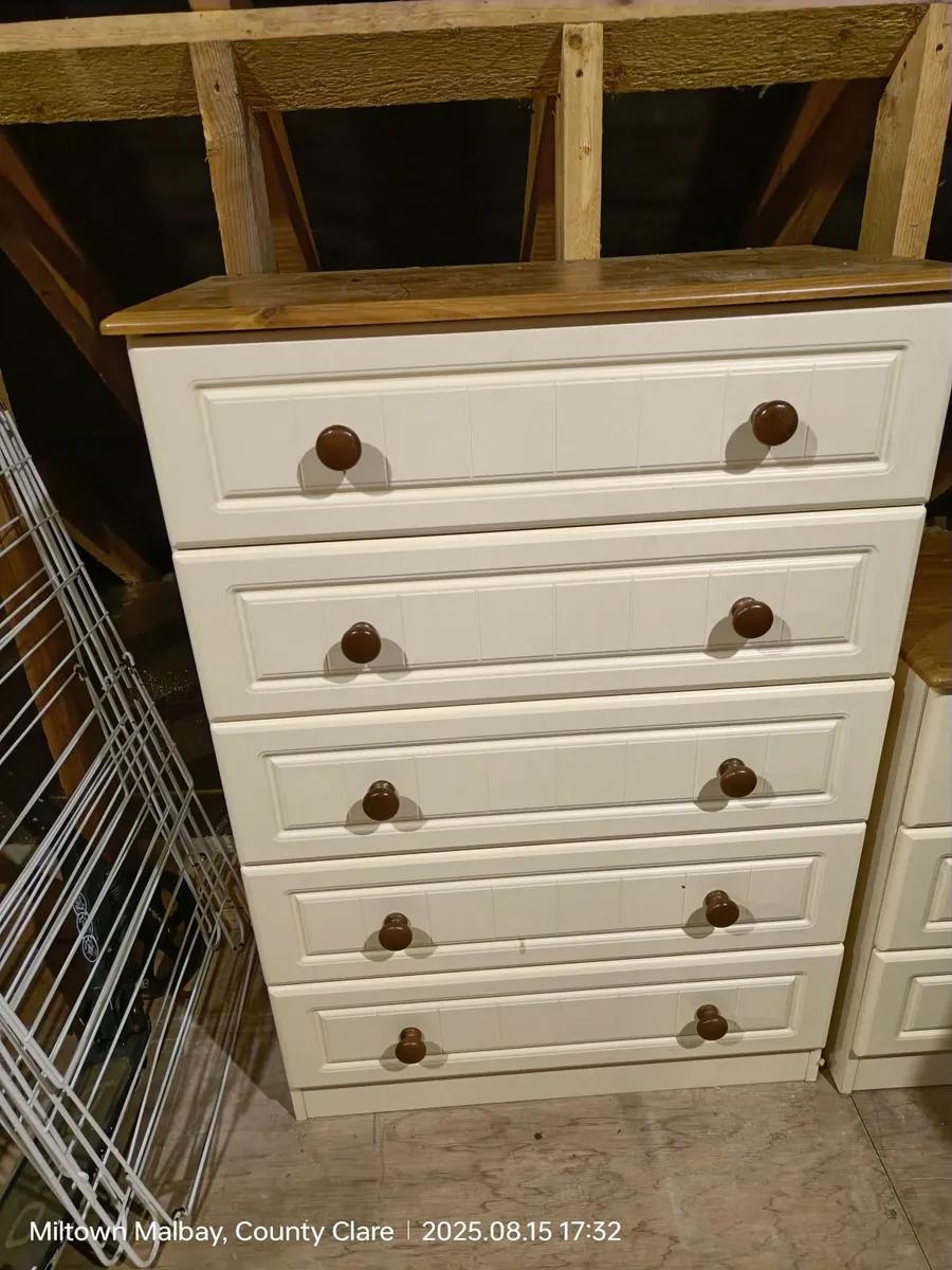 Chest of drawers - Image 2