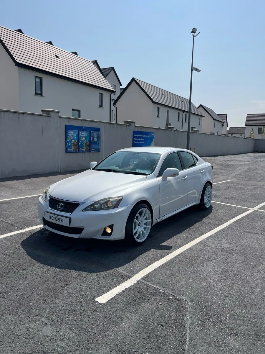Lexus is 250 - Image 1