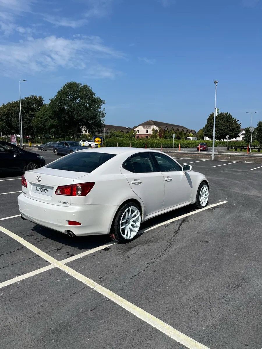 Lexus is 250 - Image 4
